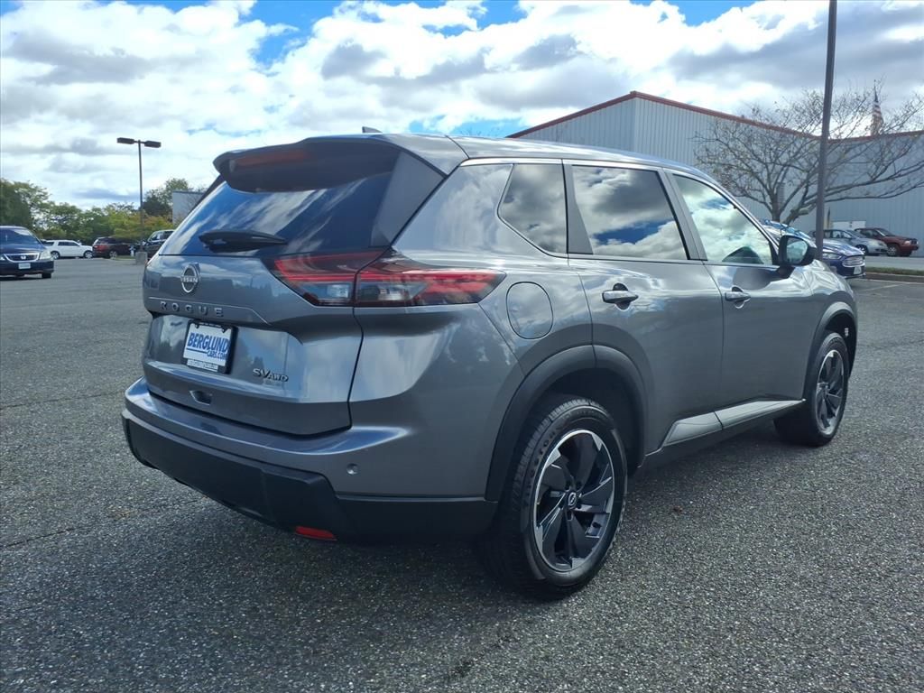 2024 Nissan Rogue SV photo 2