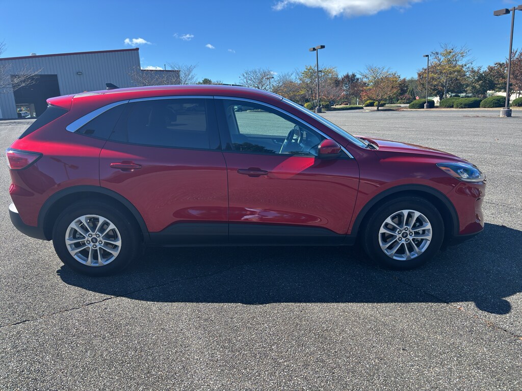 2021 Ford Escape Hybrid SE photo 3