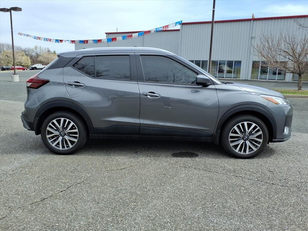 Used 2024 Nissan Kicks SV