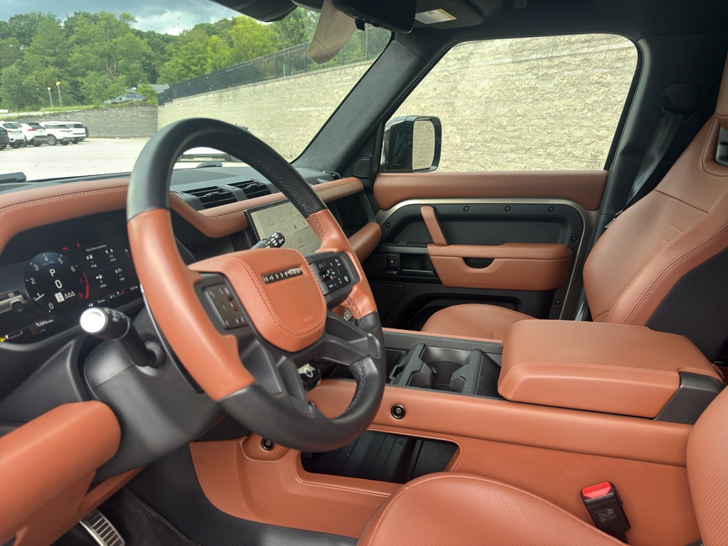 2025 Land Rover Defender Octa - Photo 6