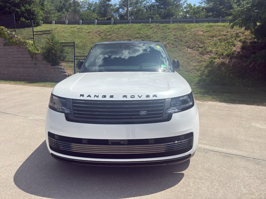 Used 2024 Land Rover Range Rover SV Sport Utility