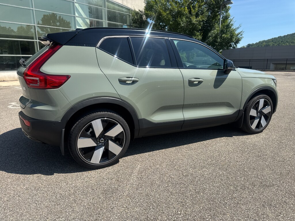 Certified 2023 Volvo XC40 Ultimate Sport Utility