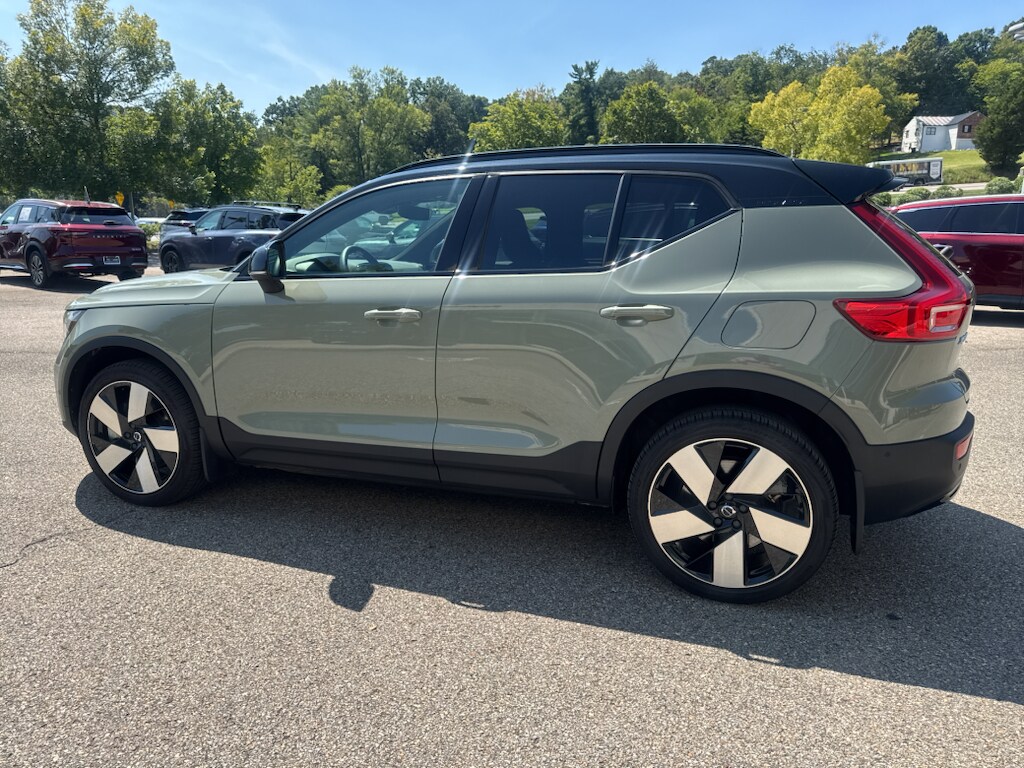 Certified 2023 Volvo XC40 Ultimate Sport Utility