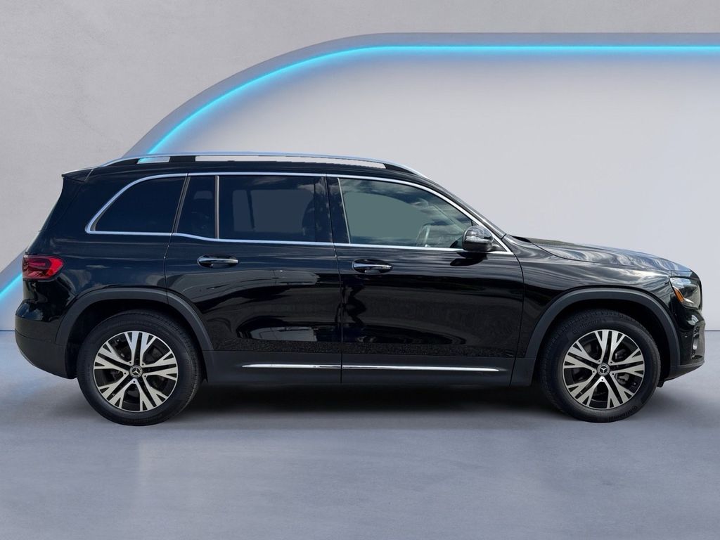 2024 Mercedes Benz GLB 250 4MATIC photo 3
