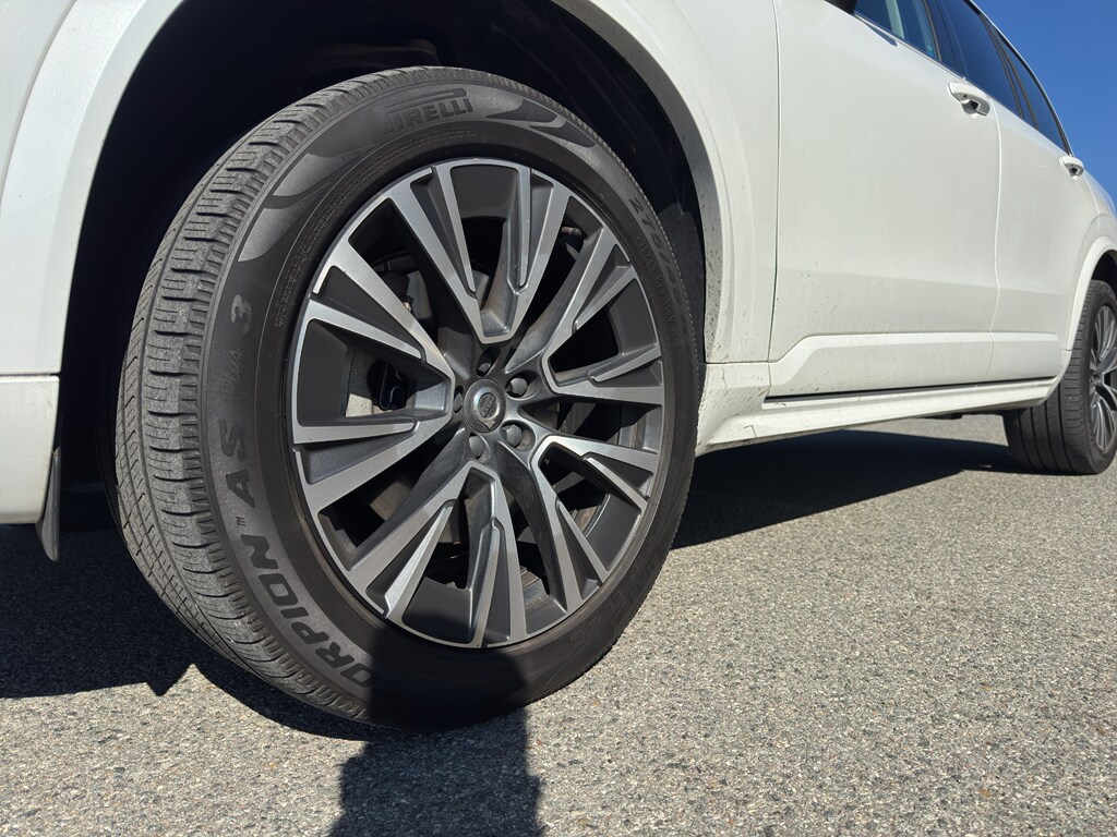 Used 2022 Volvo XC90 Momentum Sport Utility