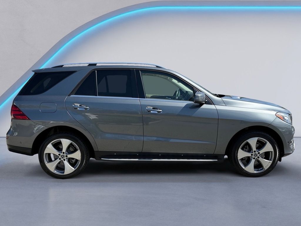 2017 Mercedes Benz GLE 350 4MATIC photo 3