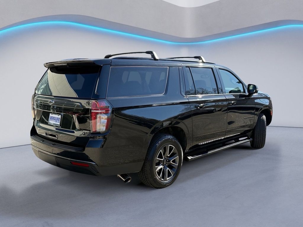 2022 Chevrolet Suburban Z71 photo 4