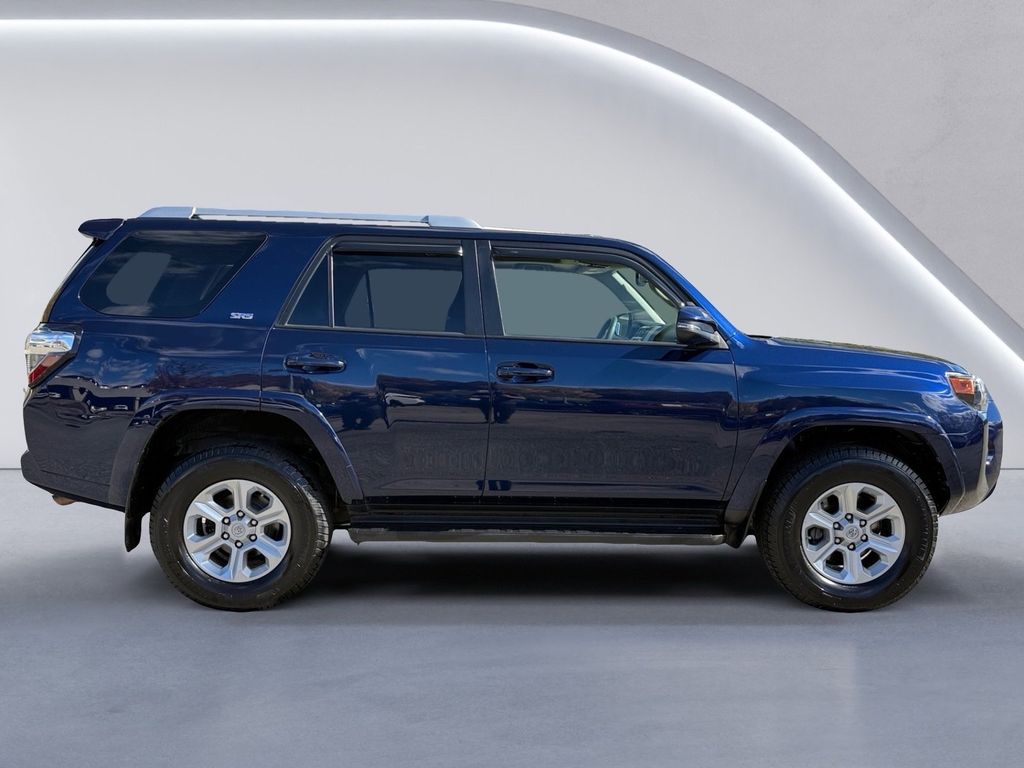 2018 Toyota 4Runner SR5 Premium photo 3