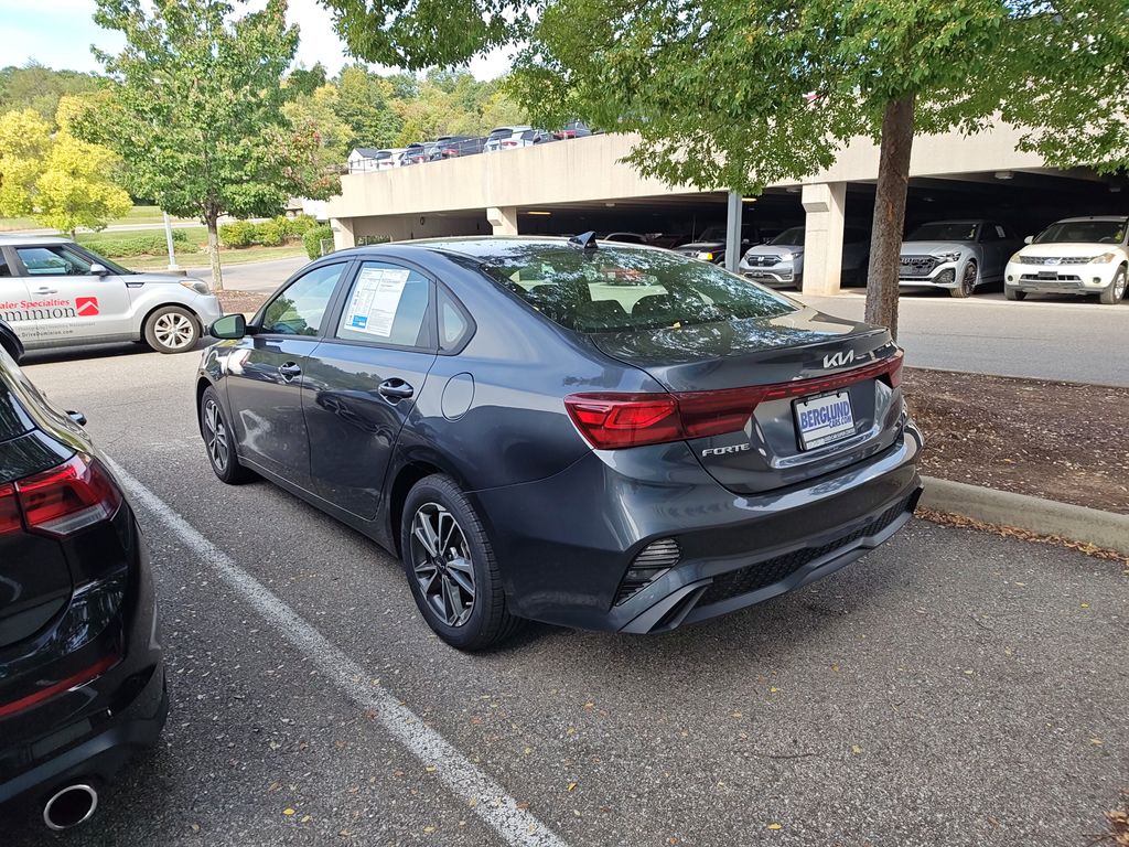 2023 Kia Forte LXS photo 3