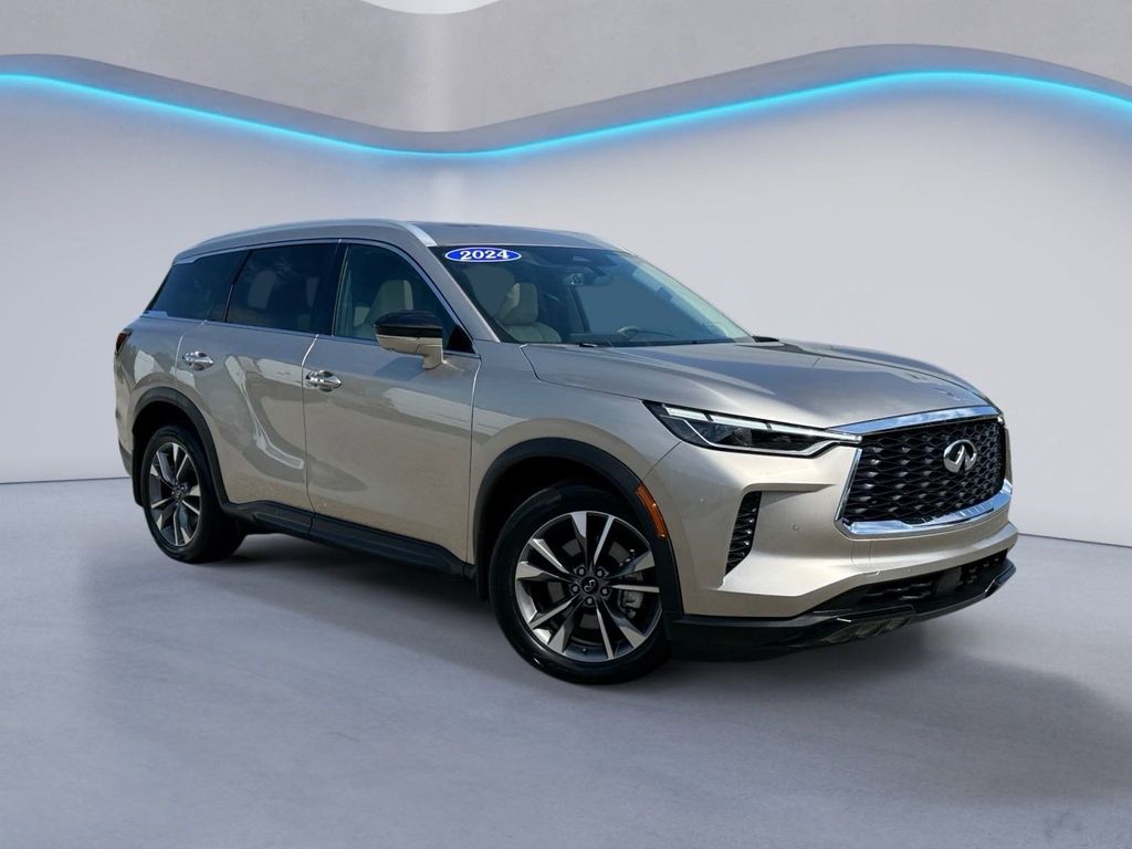 2024 Infiniti QX60 Luxe photo 2