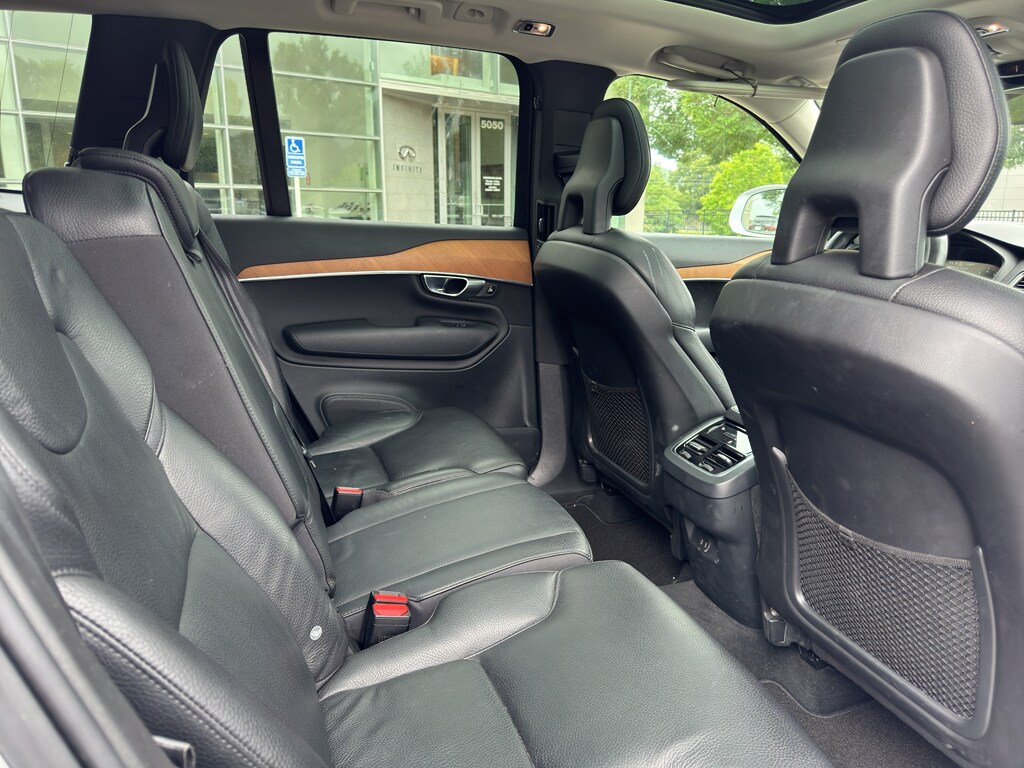Used 2021 Volvo XC90 Momentum Sport Utility