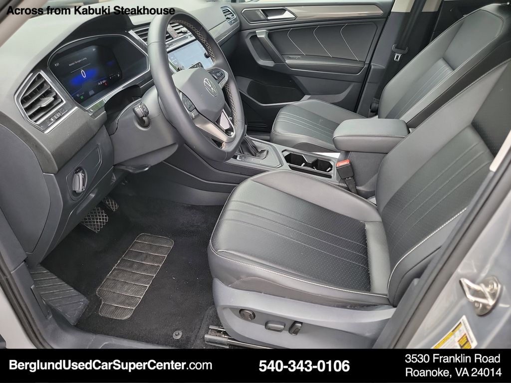 2024 Volkswagen Tiguan SE Wolfsburg Edition photo 2