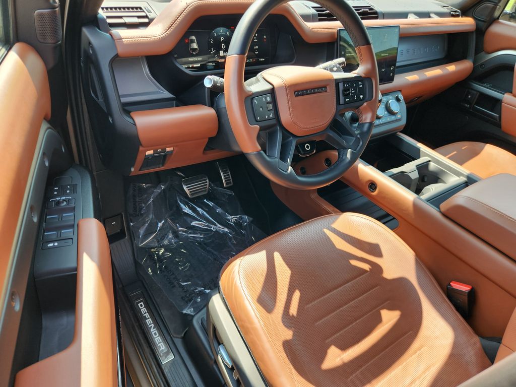 2025 Land Rover Defender Octa - Photo 17