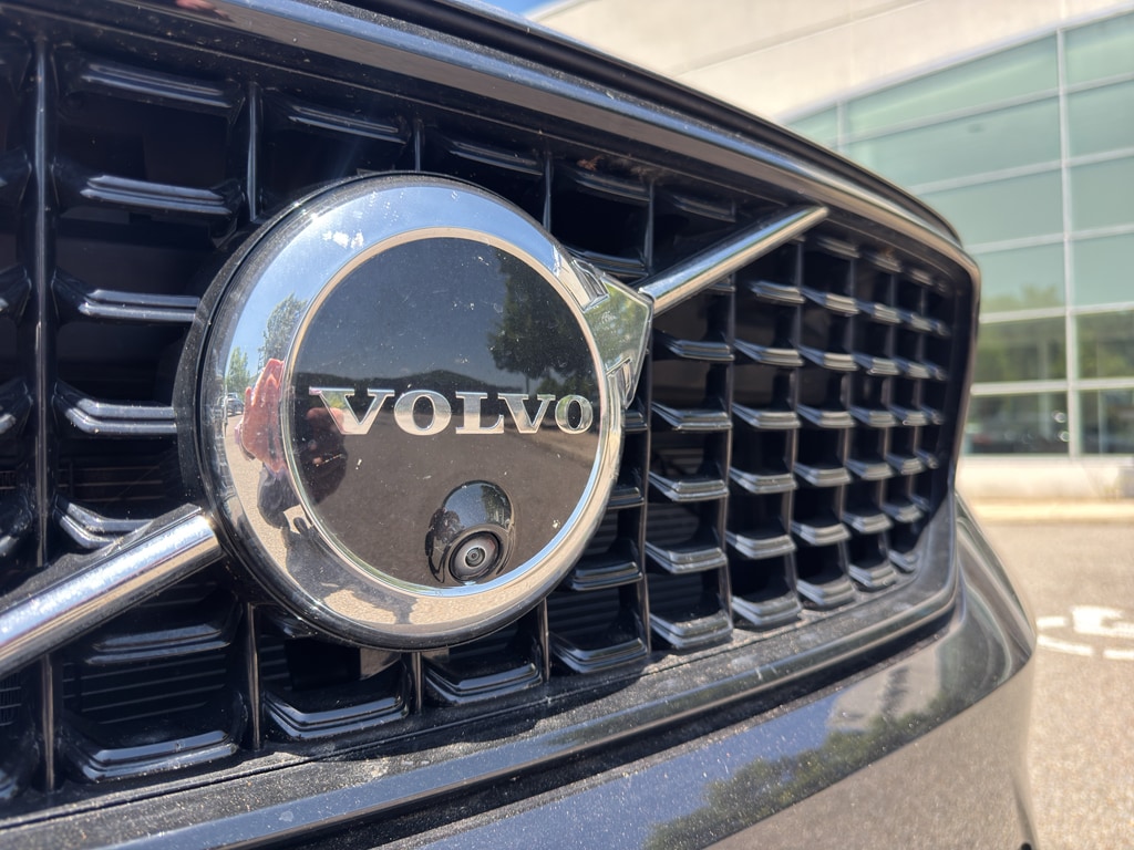 Certified 2025 Volvo XC40 Plus Dark Theme Sport Utility