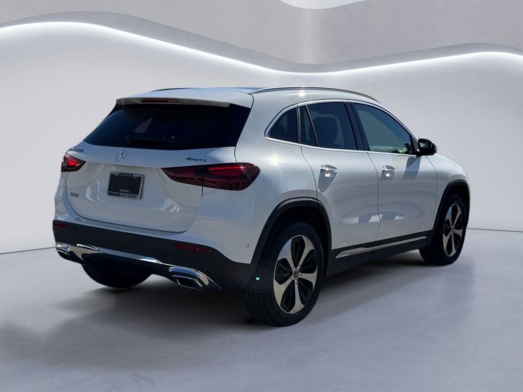 2025 Mercedes Benz GLA 250 4MATIC photo 3