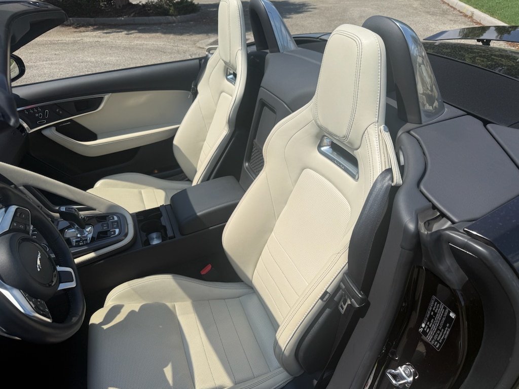2020 Jaguar F-Type Base - Photo 12