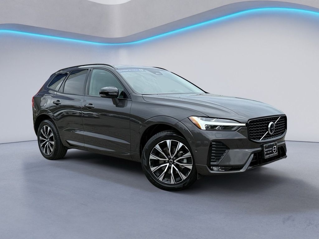 2025 Volvo XC60 B5 Plus photo 2
