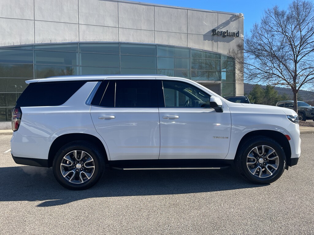 2022 Chevrolet Tahoe LT photo 2