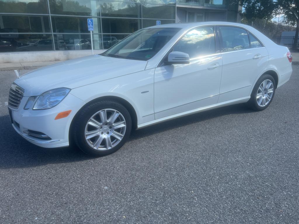 2012 Mercedes Benz E 350 4MATIC Sedan photo 2