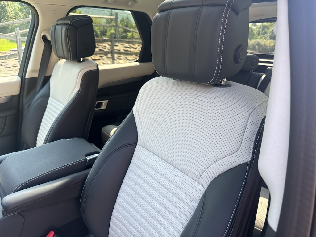 2025 Land Rover Discovery Dynamic SE - Photo 11