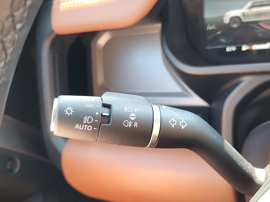 2025 Land Rover Defender Octa - Photo 34