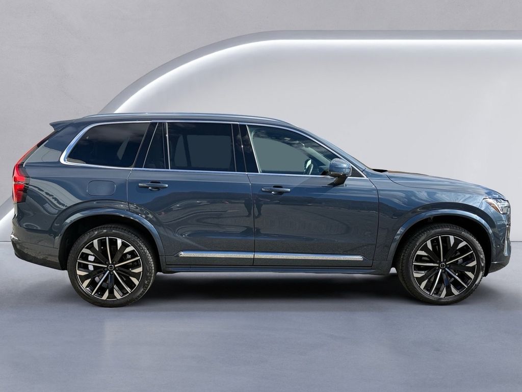 2025 Volvo XC90 Plus photo 3