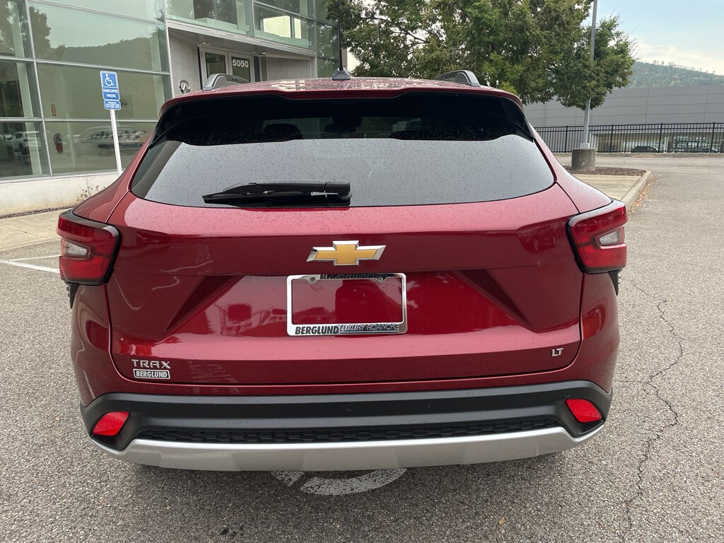 2024 Chevrolet Trax LT photo 4