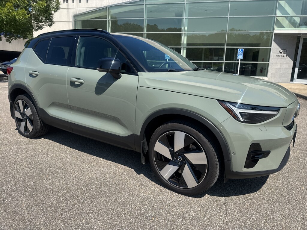Certified 2023 Volvo XC40 Ultimate Sport Utility