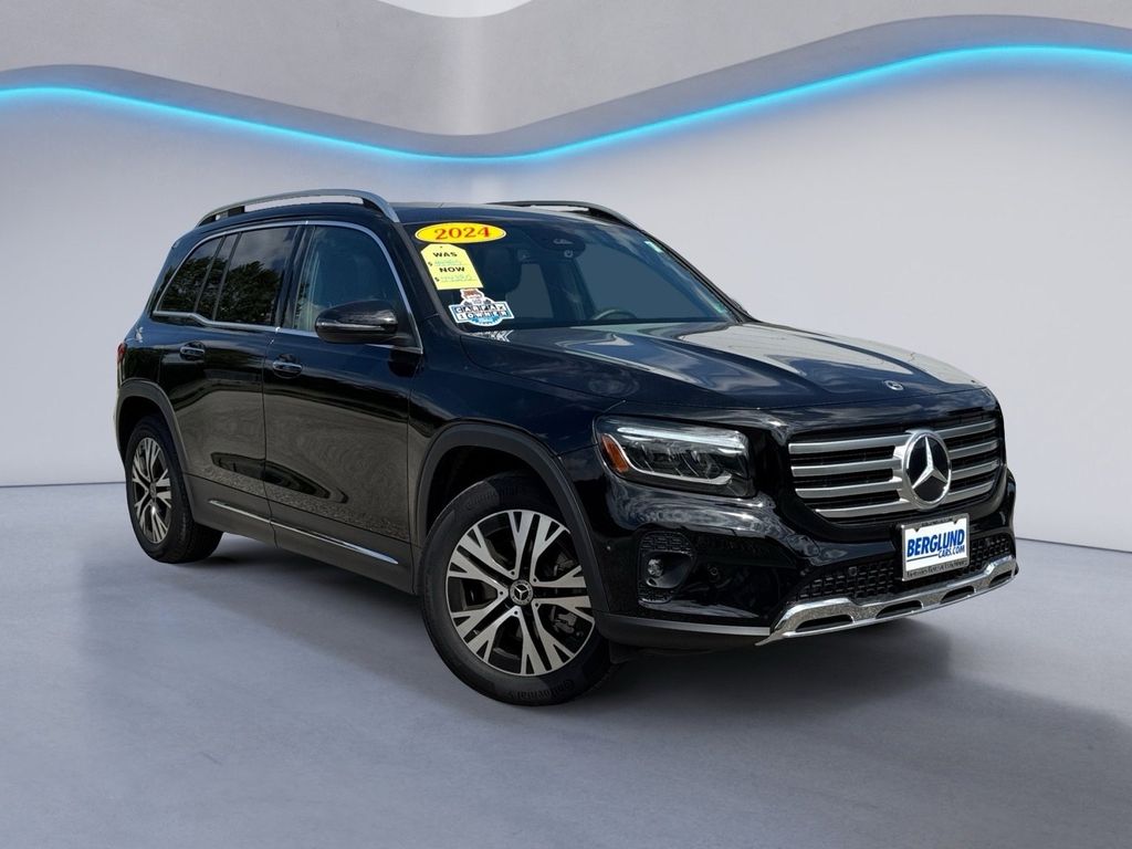 2024 Mercedes Benz GLB 250 4MATIC photo 2