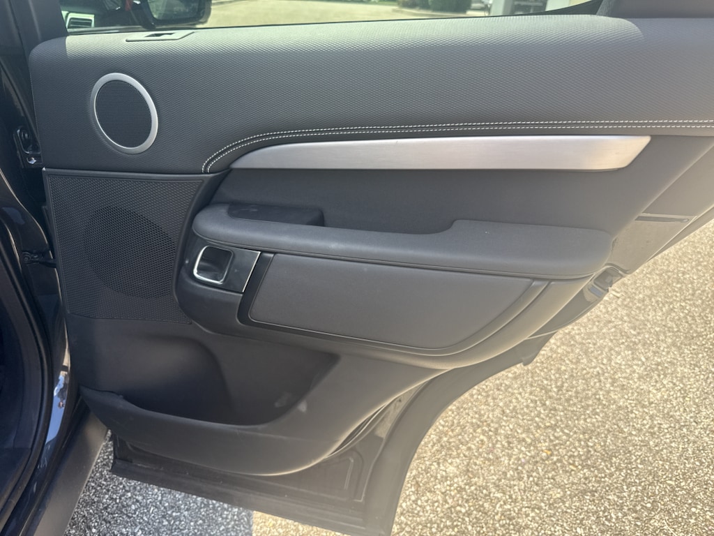 2024 Land Rover Discovery Dynamic SE - Photo 11