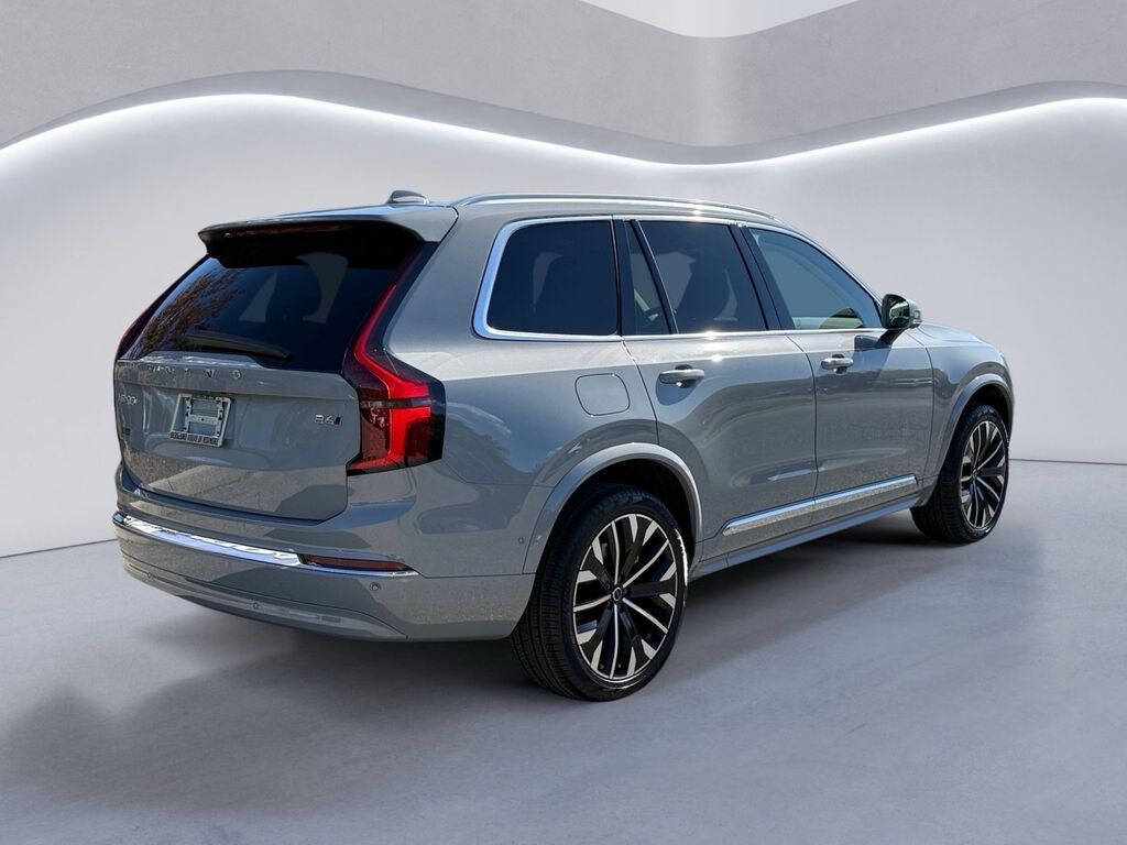 New 2026 Volvo XC90 Ultra SUV