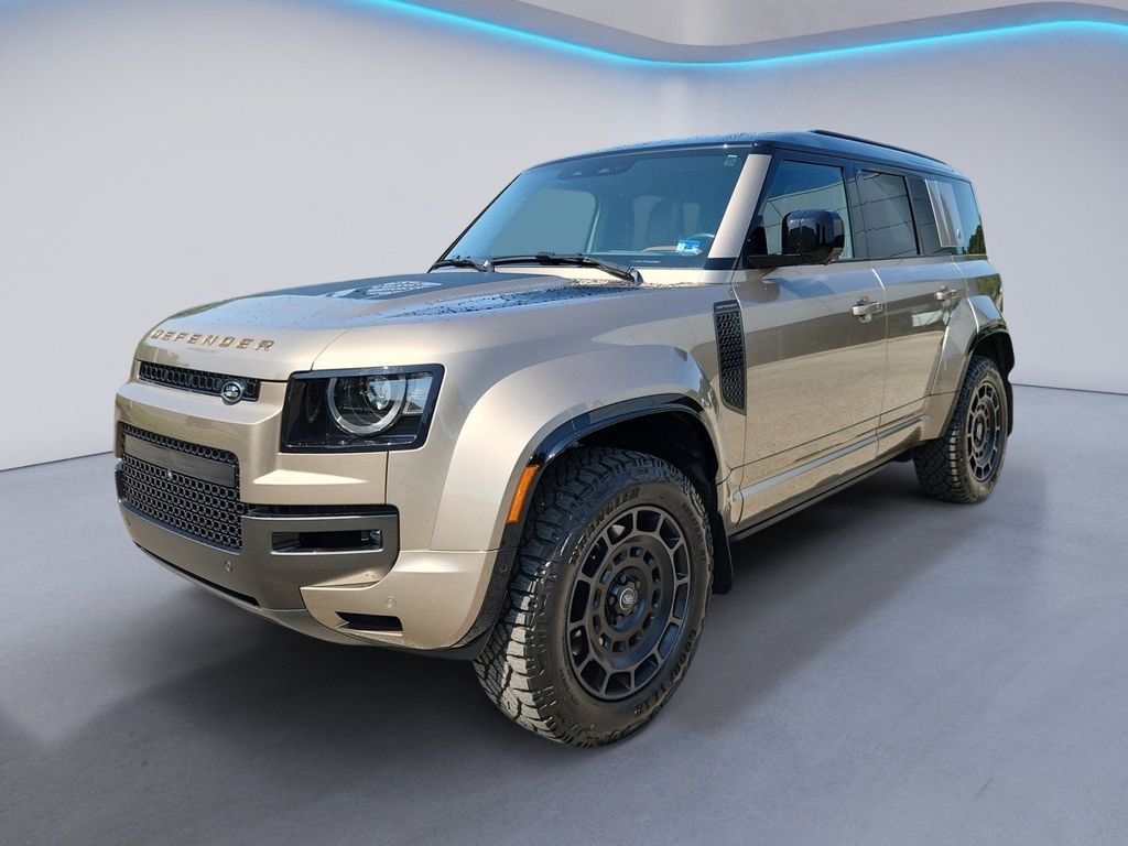 2025 Land Rover Defender Octa - Photo 2