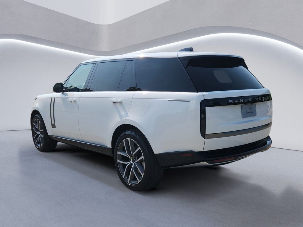 New 2026 Land Rover Range Rover SE SUV