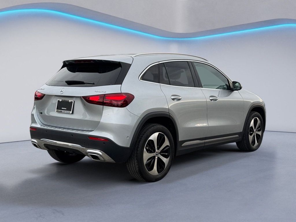 2025 Mercedes Benz GLA 250 4MATIC photo 4