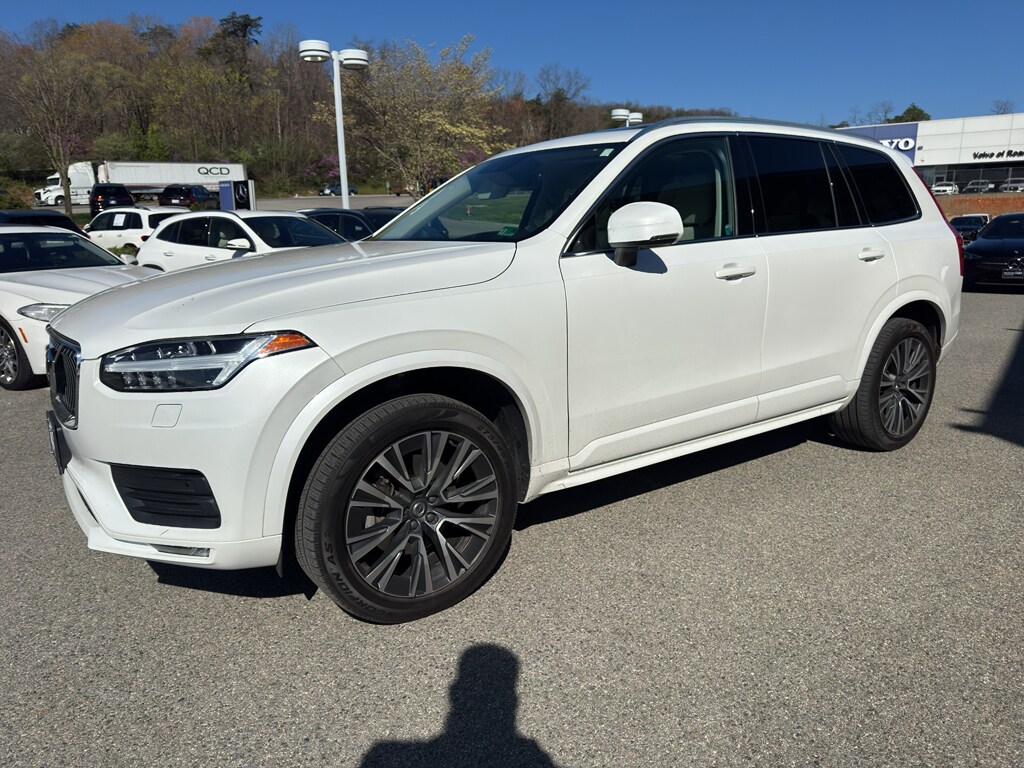 Used 2022 Volvo XC90 Momentum Sport Utility