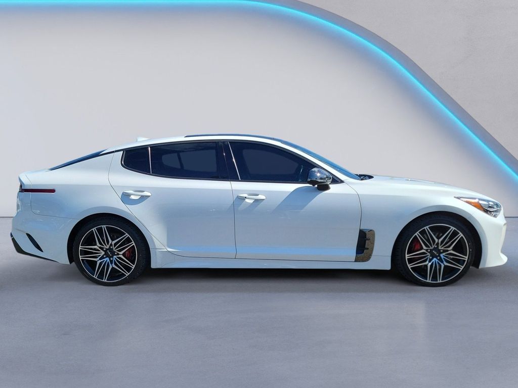 2022 Kia Stinger GT2 photo 2