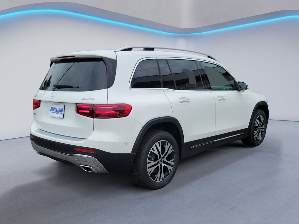 2025 Mercedes Benz GLB 250 4MATIC photo 4