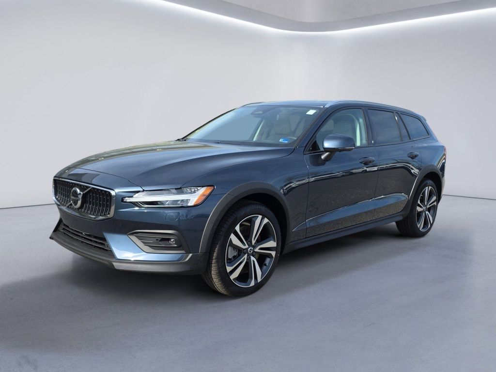 2026 Volvo V60 Cross Country Plus - Photo 7