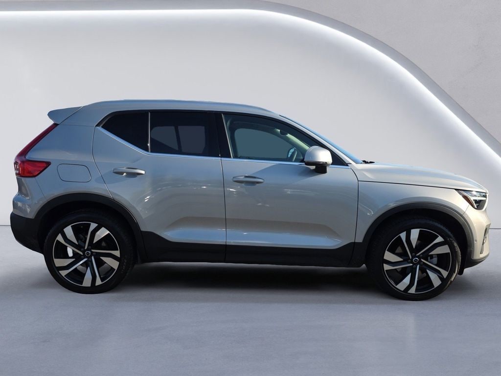 Certified 2025 Volvo XC40 B5 Plus Bright Theme SUV
