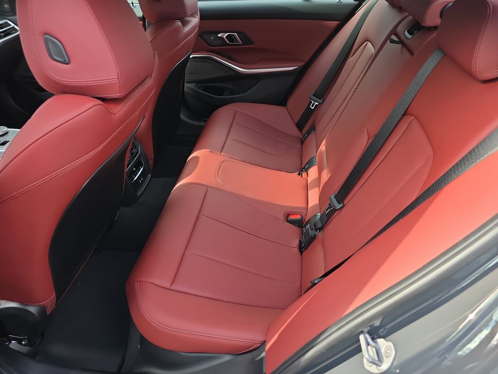 2026 Bmw 330i xDrive Sedan photo 3