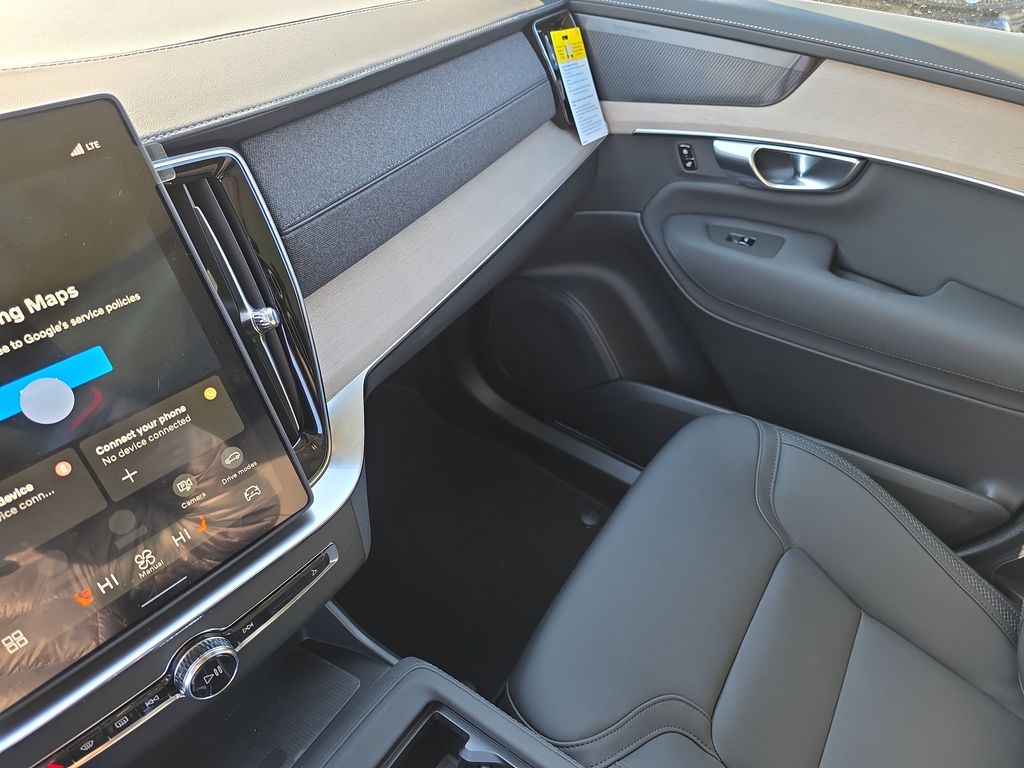 2026 Volvo XC90 Plus - Photo 20