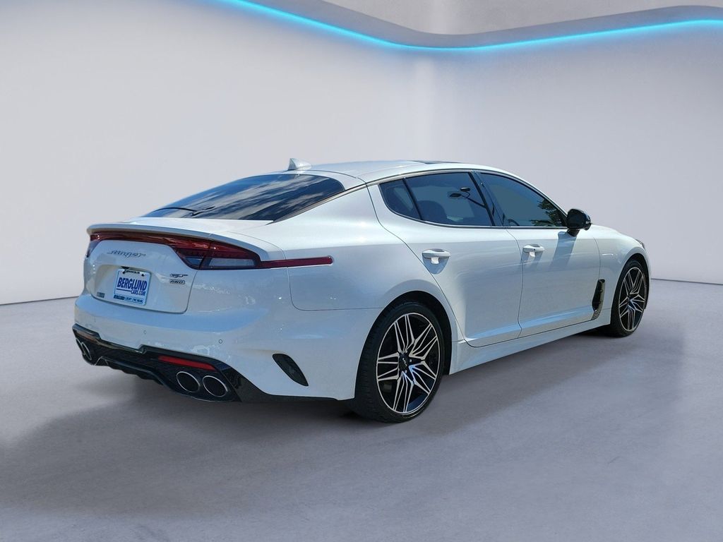 2022 Kia Stinger GT2 photo 3