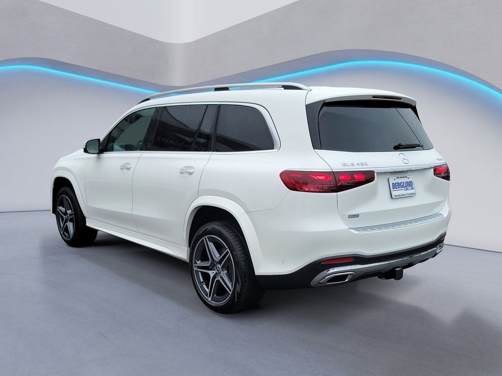 2025 Mercedes Benz GLS 450 4MATIC photo 4