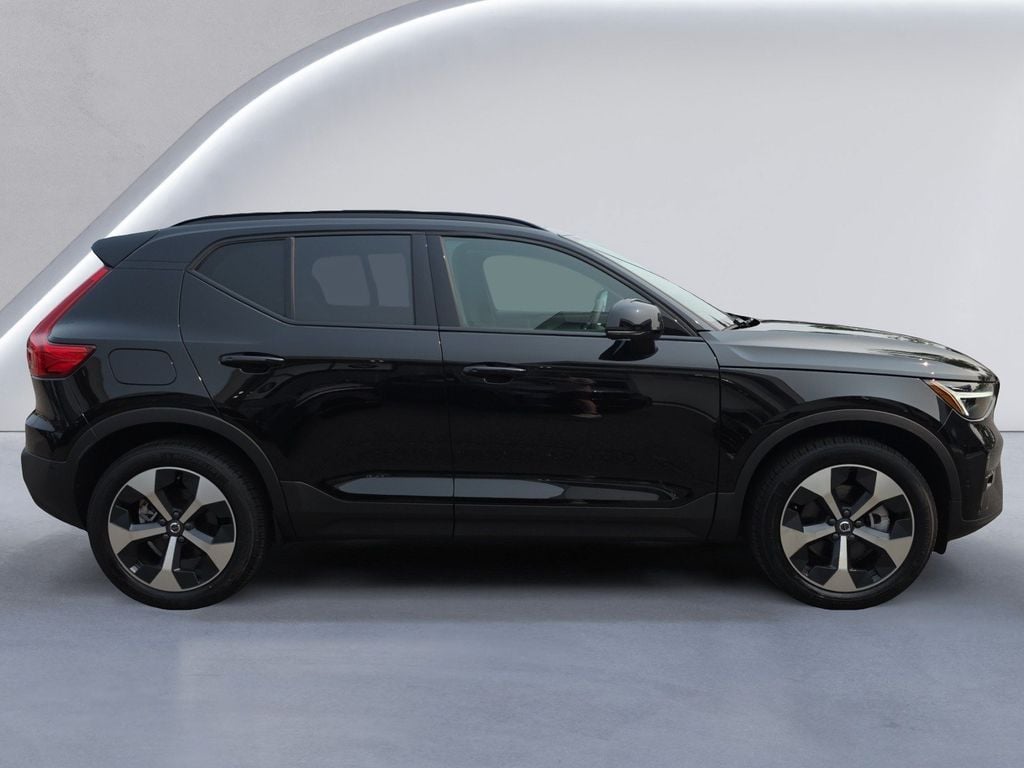 New 2026 Volvo XC40 Plus SUV