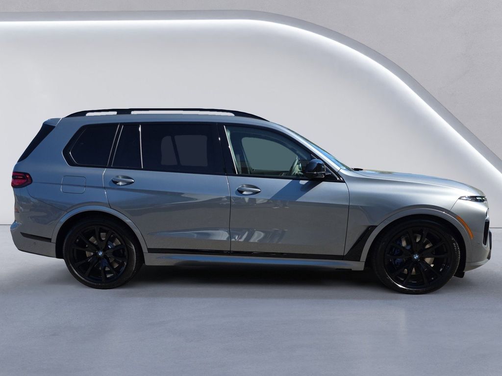 2026 Bmw X7 M60i photo 3
