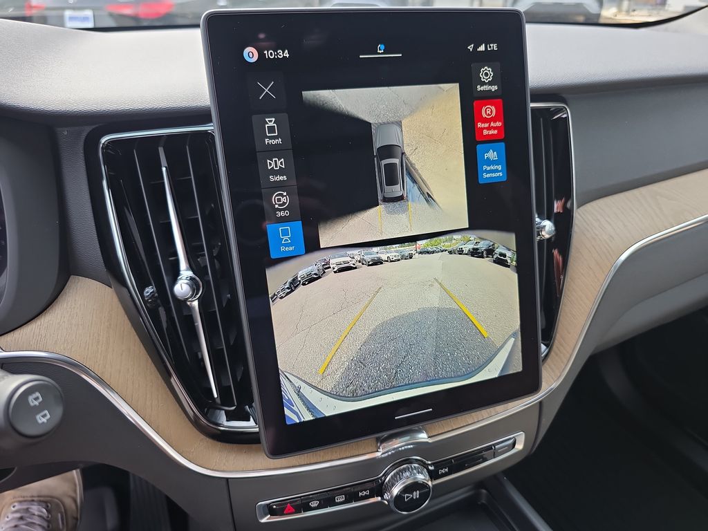 2026 Volvo XC60 Plus - Photo 20