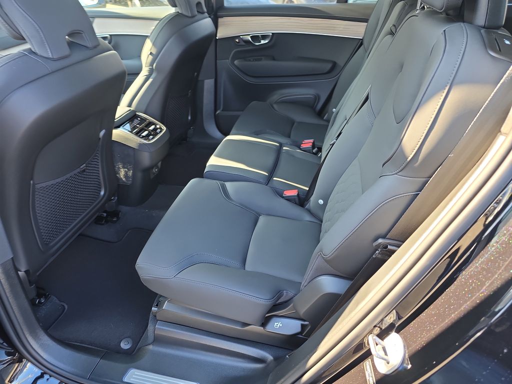 2026 Volvo XC90 Plus - Photo 10