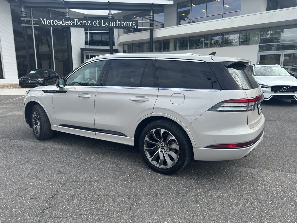 2021 Lincoln Aviator Grand Touring photo 3