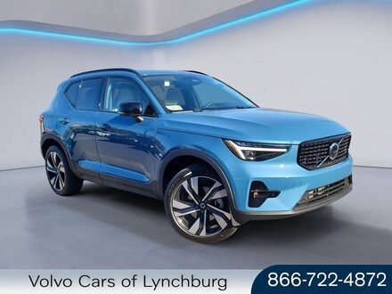2025 Volvo XC40 Plus Dark Theme Sport Utility