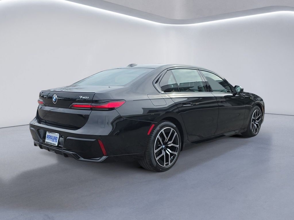 New 2026 BMW 7 Series 740i xDrive Sedan